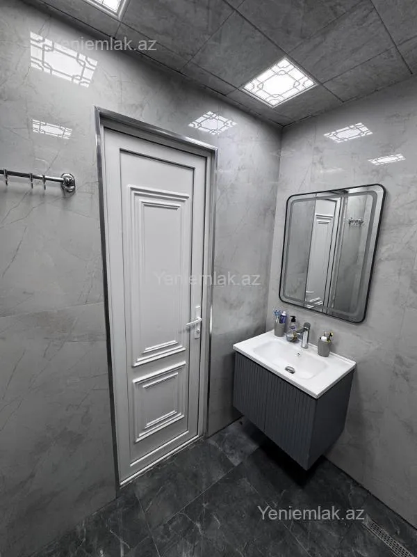 Satılır 4 otaqlı yeni tikili 93 m²