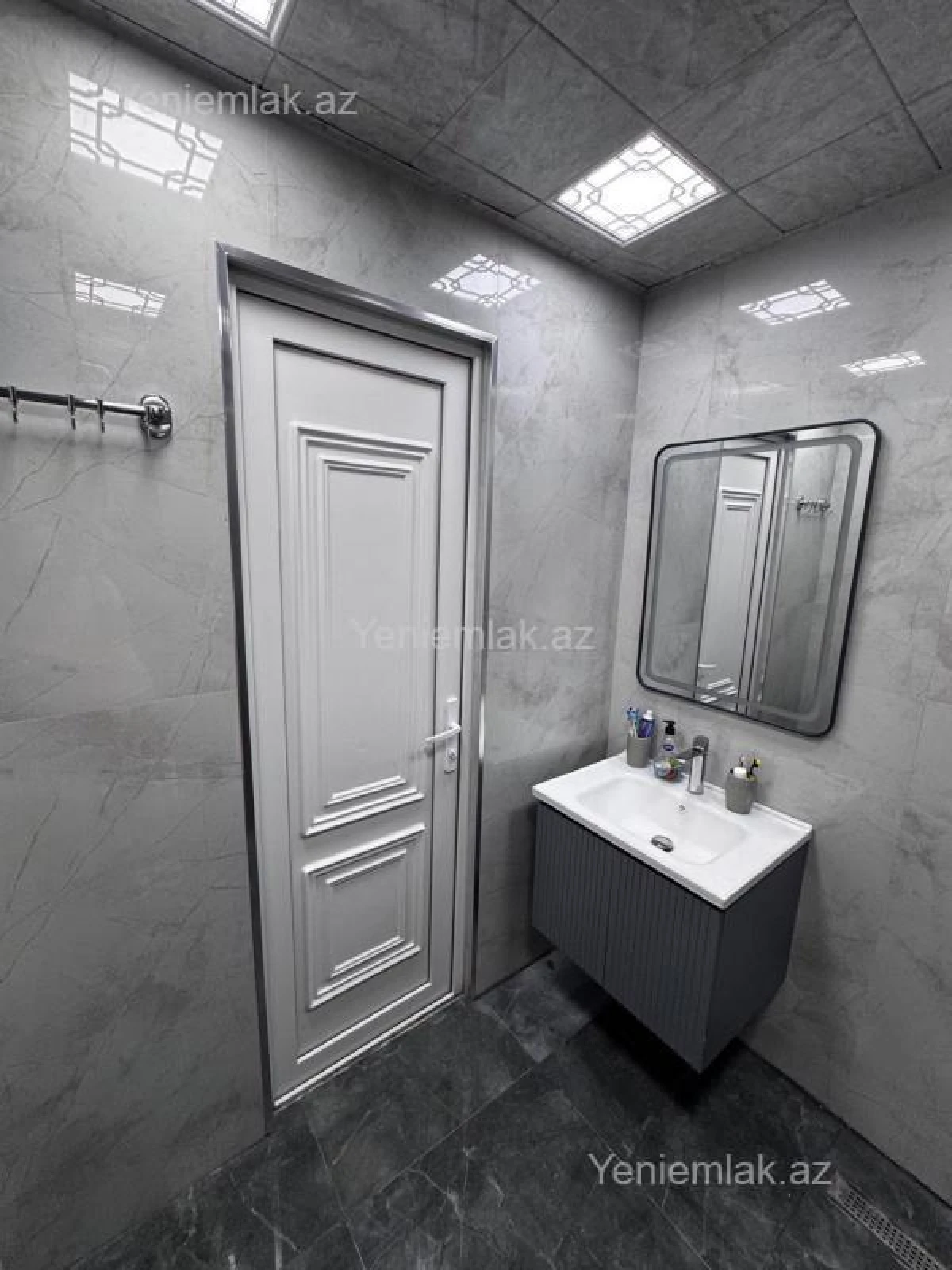 Satılır 4 otaqlı yeni tikili 93 m²