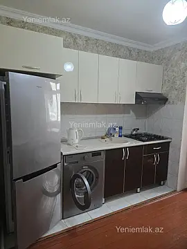 Satılır 3 otaqlı köhnə tikili 80 m²
