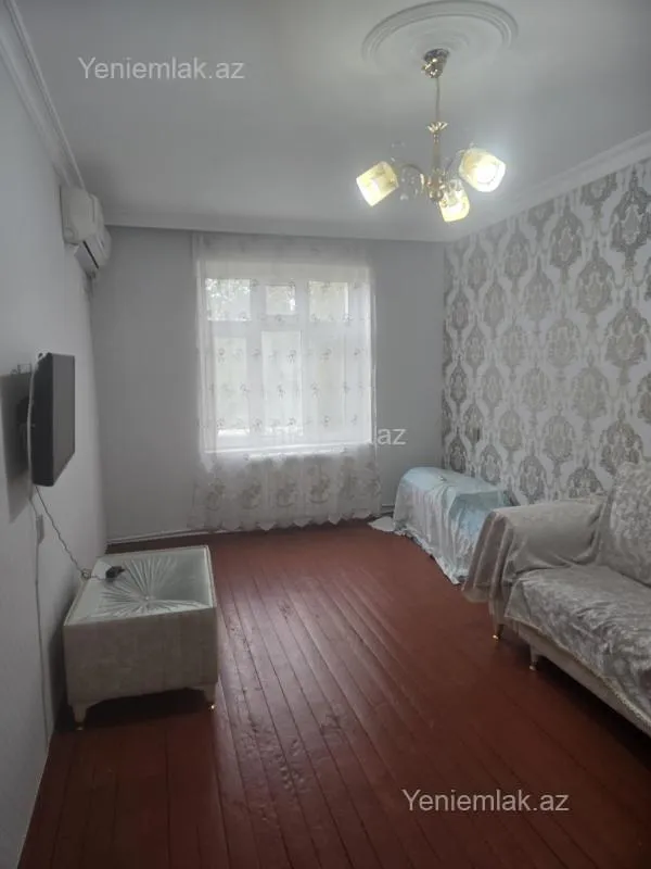 Satılır 3 otaqlı köhnə tikili 80 m²