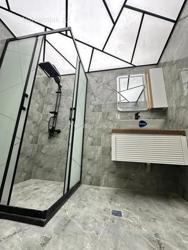 Satılır 3 otaqlı köhnə tikili 70 m²