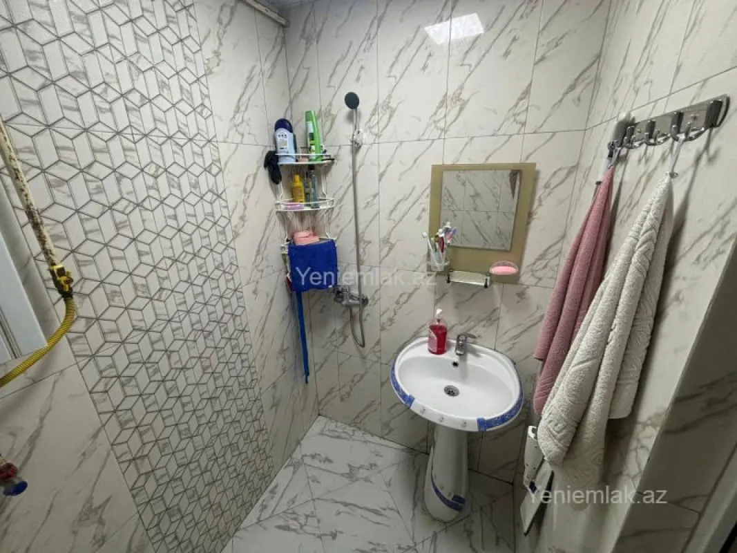 Satılır 4 otaqlı köhnə tikili 78 m²