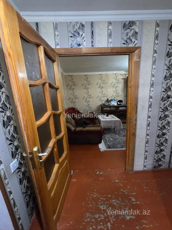 Satılır 1 otaqlı köhnə tikili 36 m²