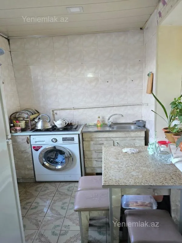 Satılır 1 otaqlı köhnə tikili 36 m²