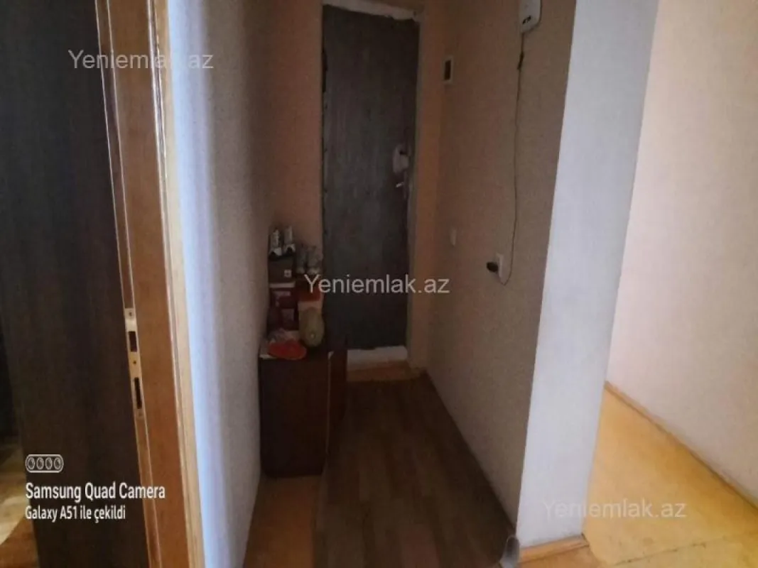 Satılır 4 otaqlı köhnə tikili 100 m²