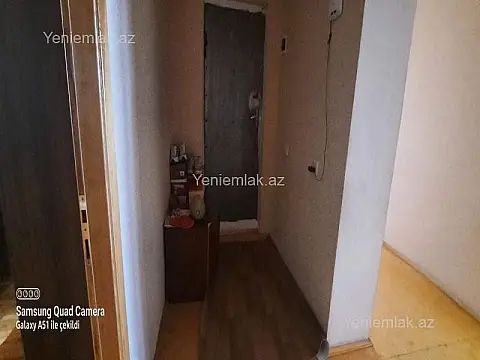 Satılır 4 otaqlı köhnə tikili 100 m²