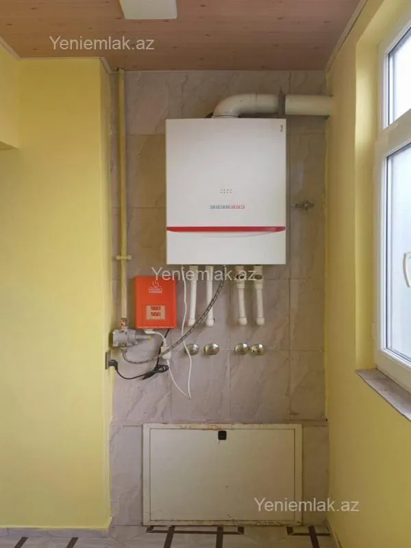 Satılır 4 otaqlı köhnə tikili 100 m²