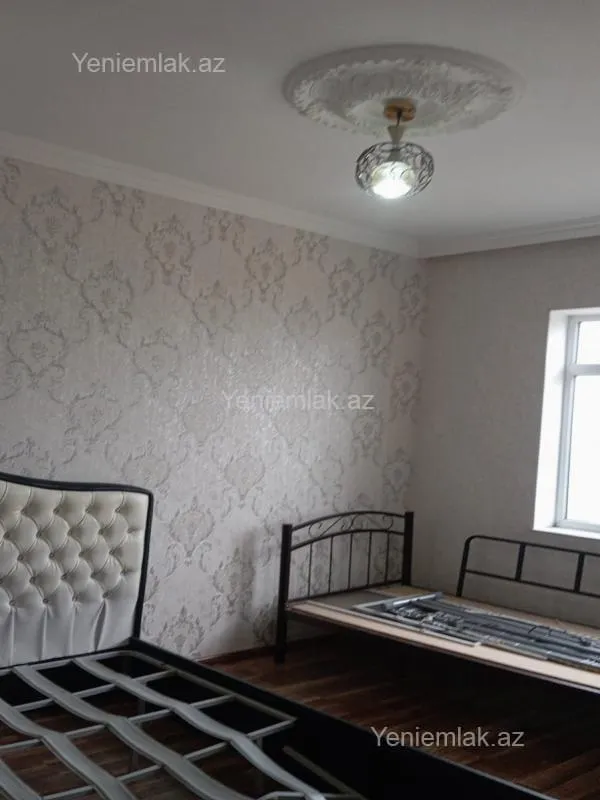 Satılır 4 otaqlı köhnə tikili 100 m²