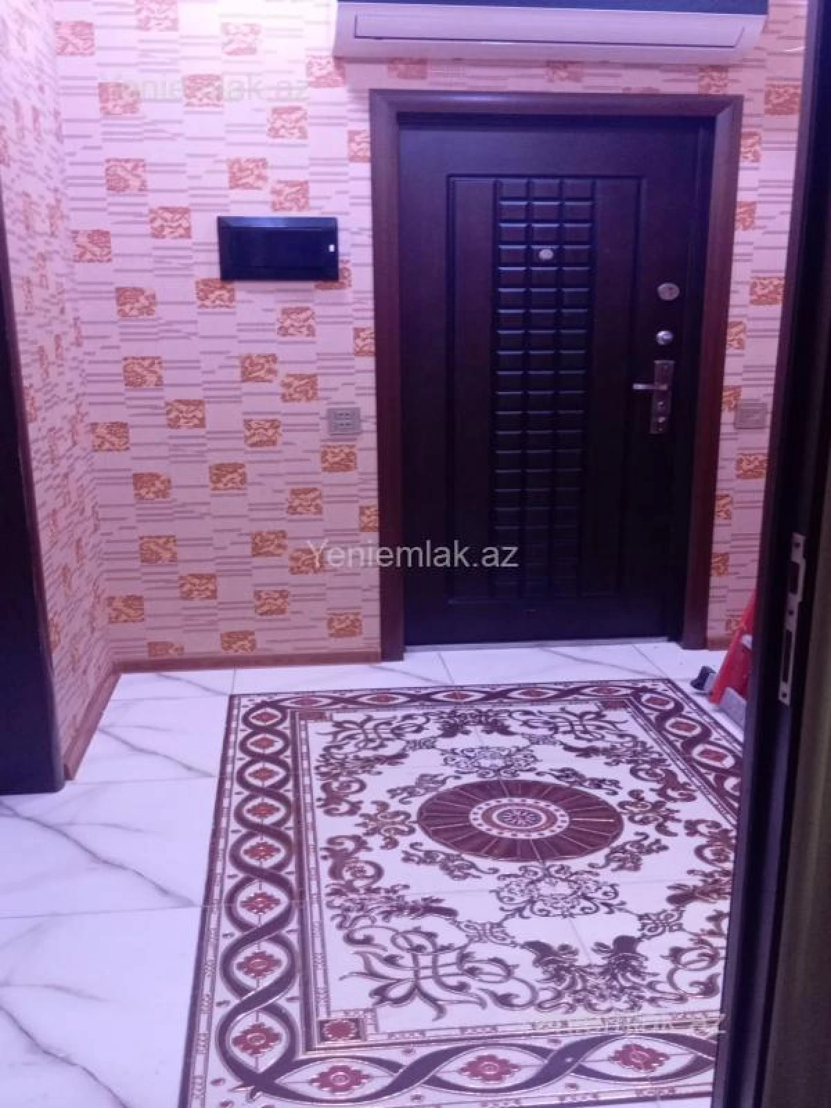 Satılır 4 otaqlı köhnə tikili 100 m²