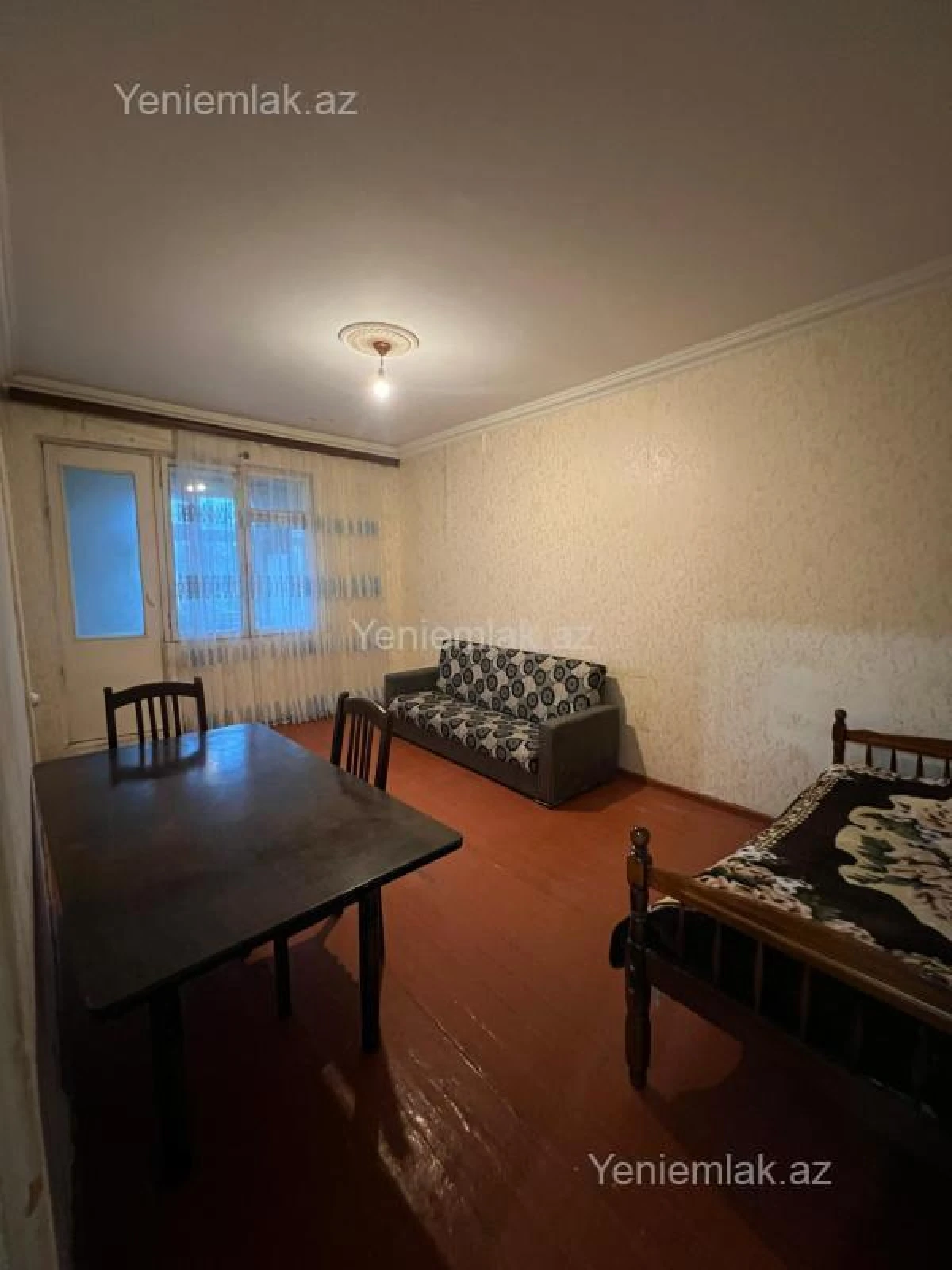 Satılır 2 otaqlı köhnə tikili 40 m²