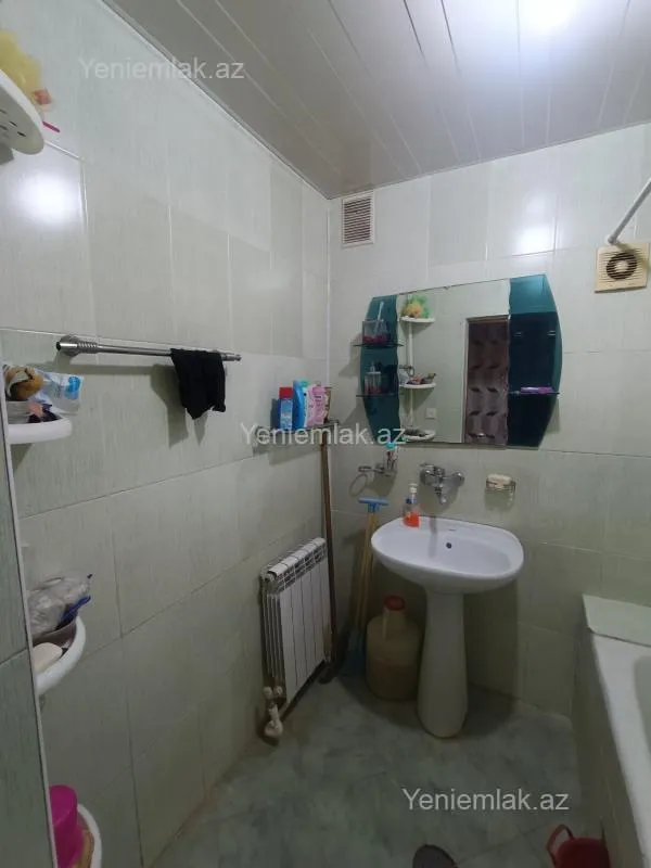 Satılır 3 otaqlı köhnə tikili 80 m²