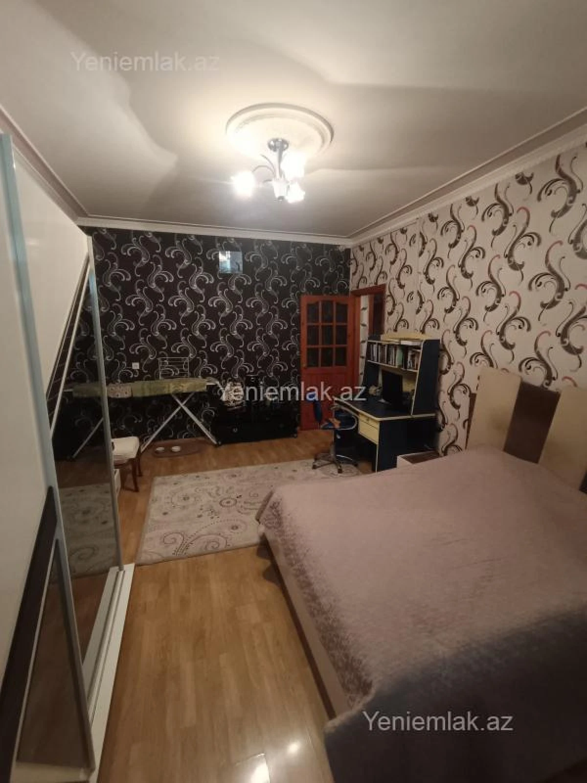 Satılır 3 otaqlı köhnə tikili 80 m²