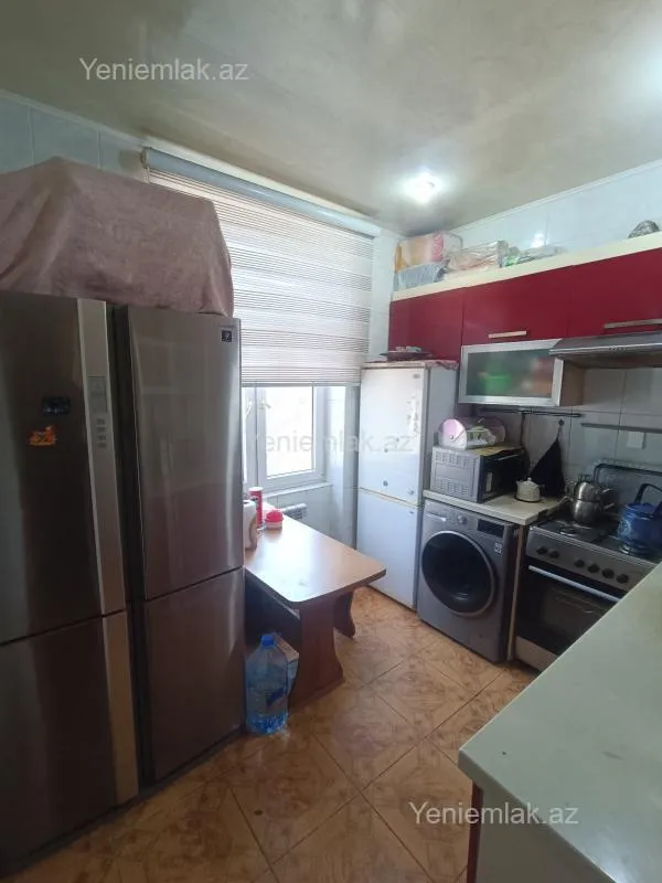 Satılır 3 otaqlı köhnə tikili 80 m²