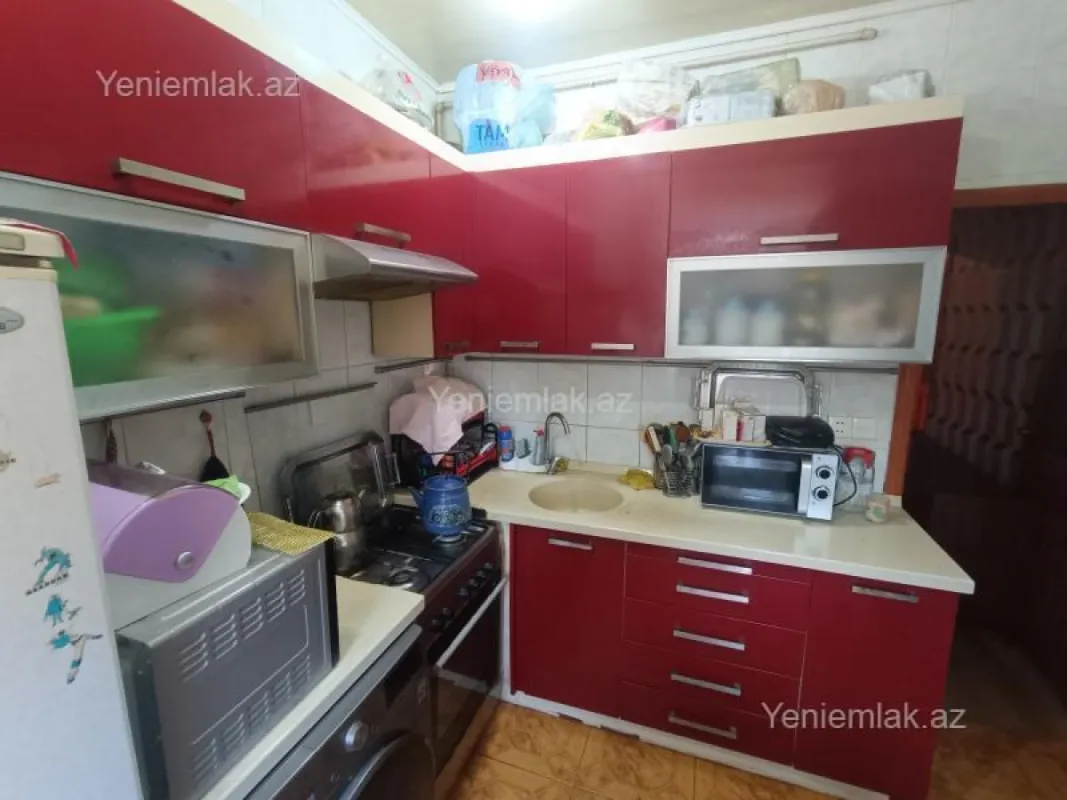 Satılır 3 otaqlı köhnə tikili 80 m²