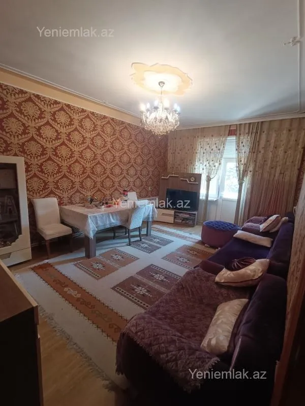 Satılır 3 otaqlı köhnə tikili 80 m²