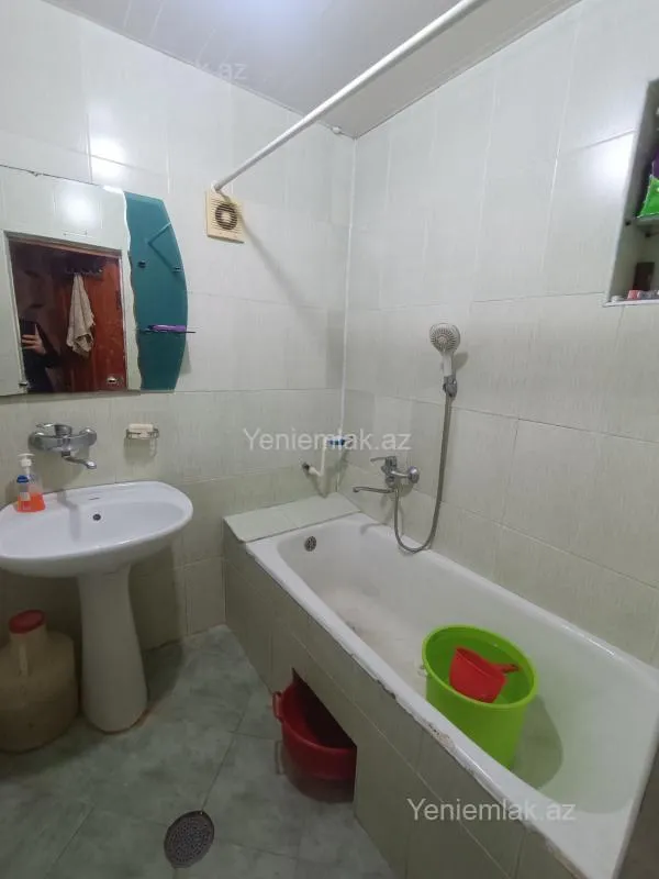 Satılır 3 otaqlı köhnə tikili 80 m²