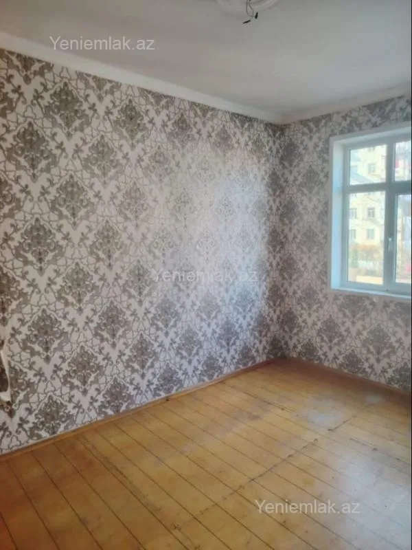 Satılır 3 otaqlı köhnə tikili 73 m²