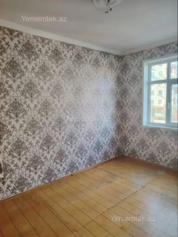 Satılır 3 otaqlı köhnə tikili 73 m²