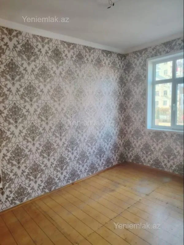 Satılır 3 otaqlı köhnə tikili 73 m²