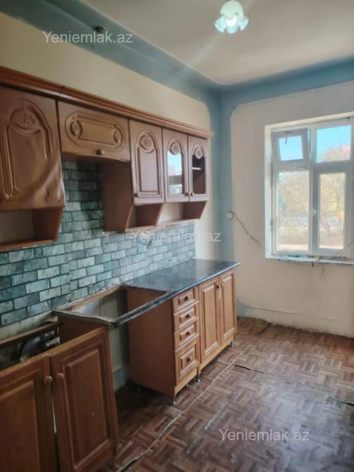 Satılır 3 otaqlı köhnə tikili 73 m²