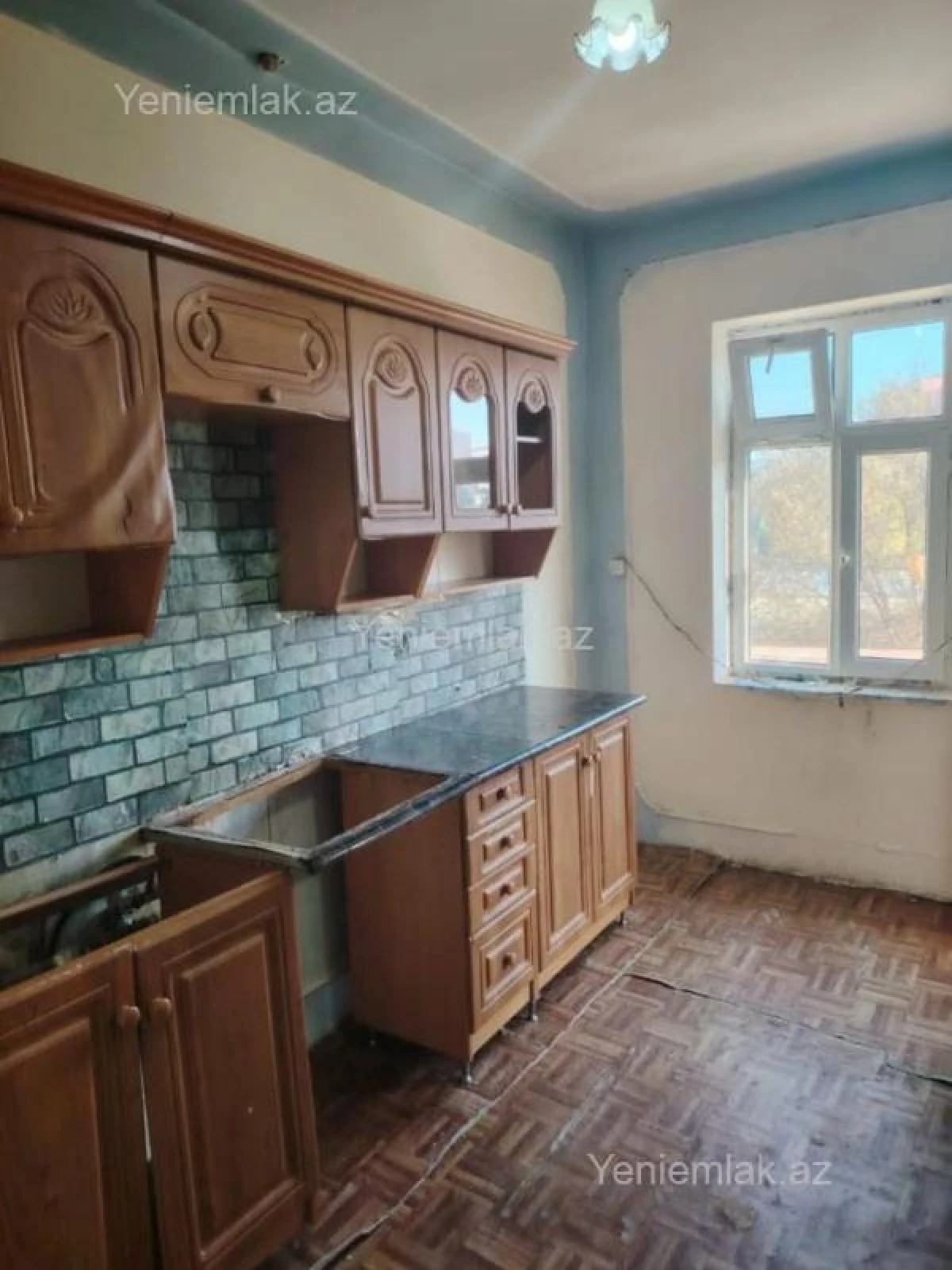 Satılır 3 otaqlı köhnə tikili 73 m²