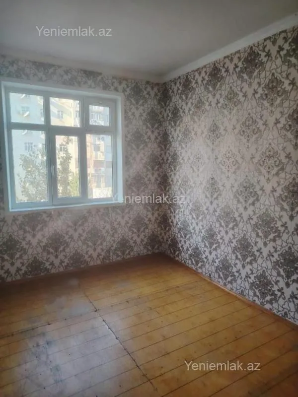 Satılır 3 otaqlı köhnə tikili 73 m²