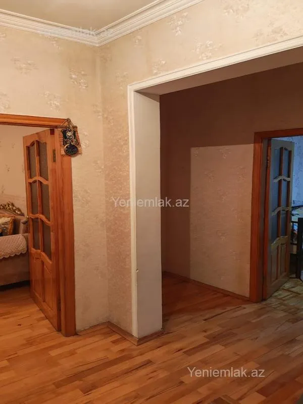 Satılır 3 otaqlı köhnə tikili 73 m²