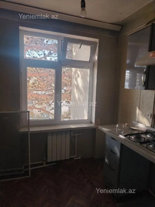 Satılır 1 otaqlı köhnə tikili 30 m²