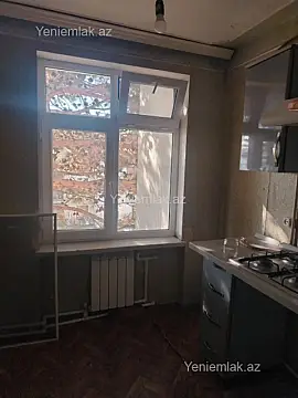 Satılır 1 otaqlı köhnə tikili 30 m²