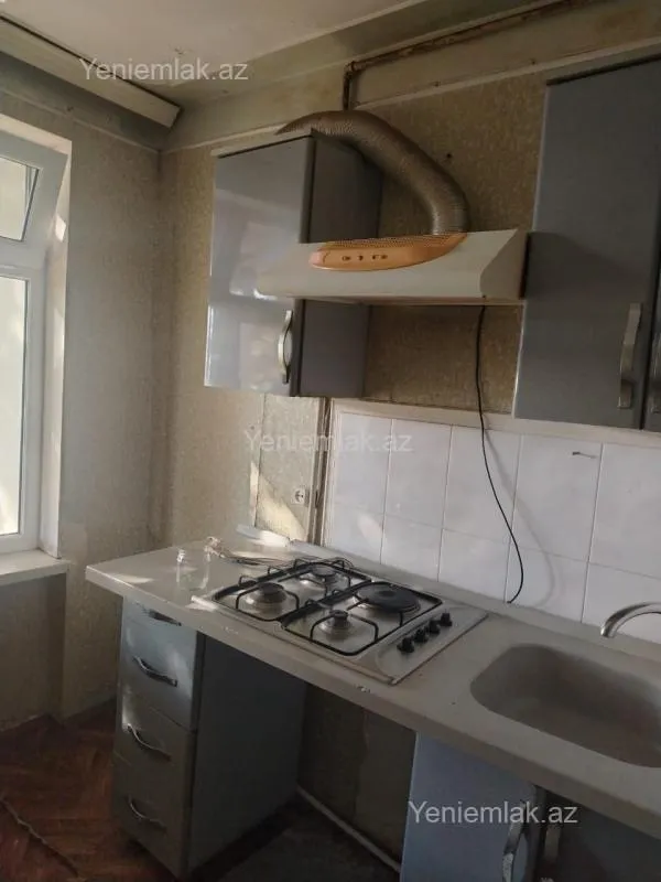 Satılır 1 otaqlı köhnə tikili 30 m²