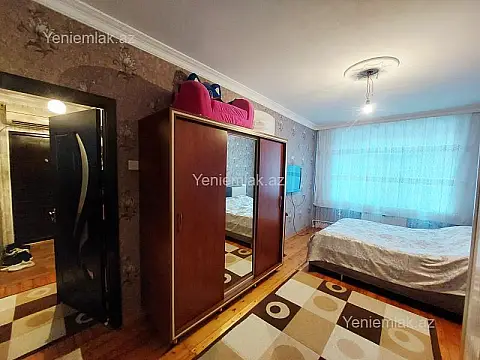 Satılır 3 otaqlı köhnə tikili 75 m²