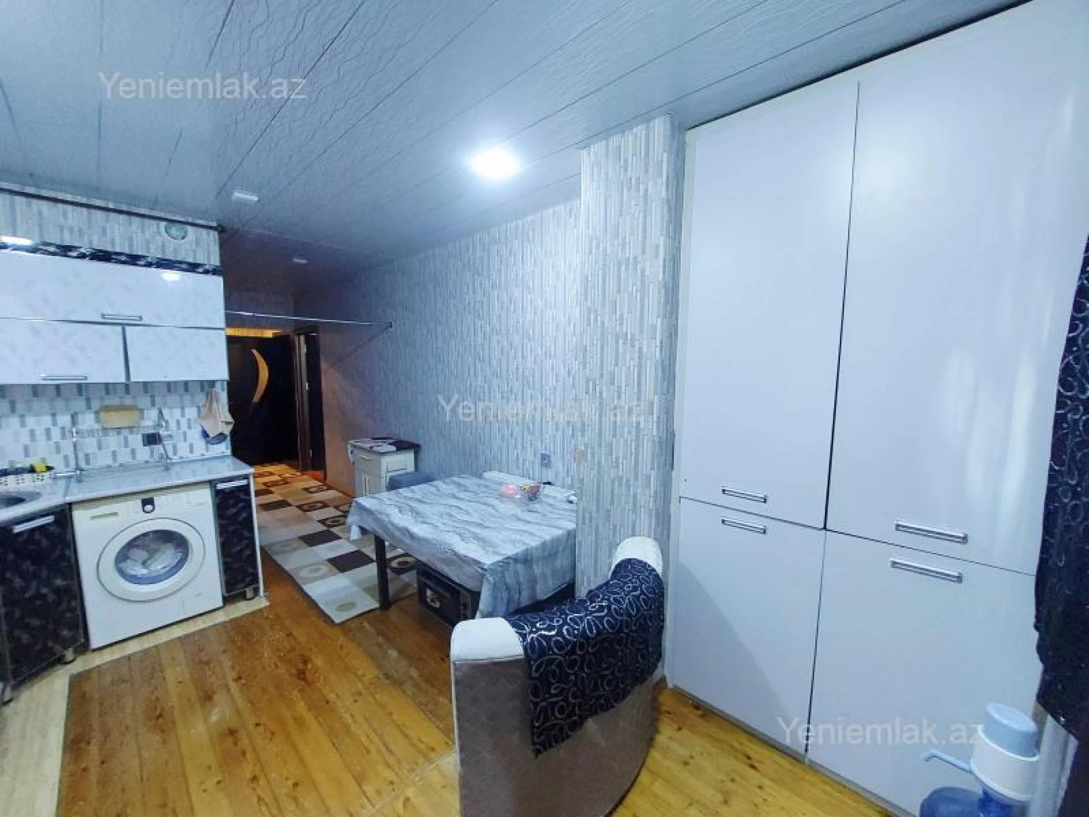Satılır 3 otaqlı köhnə tikili 75 m²