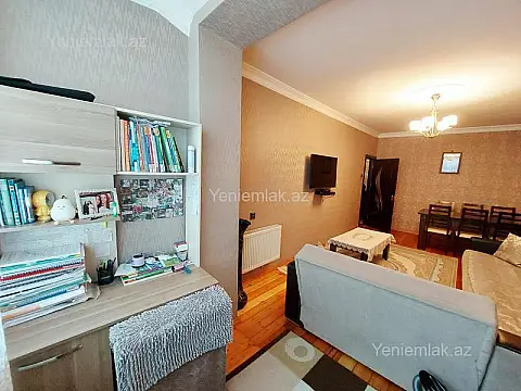 Satılır 3 otaqlı köhnə tikili 75 m²