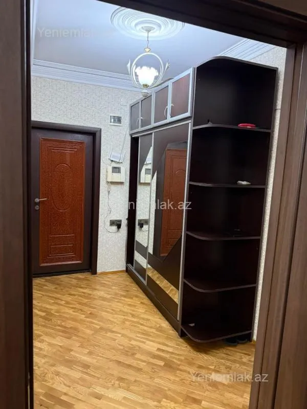 Satılır 3 otaqlı köhnə tikili 90 m²