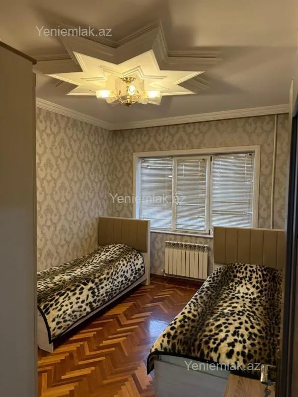 Satılır 3 otaqlı köhnə tikili 90 m²