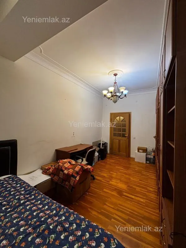Satılır 4 otaqlı yeni tikili 190 m²