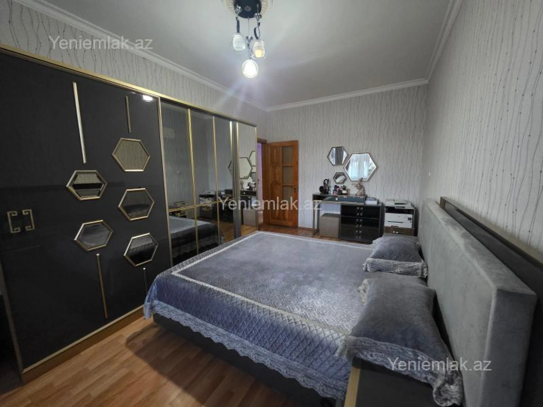 Satılır 3 otaqlı köhnə tikili 75 m²