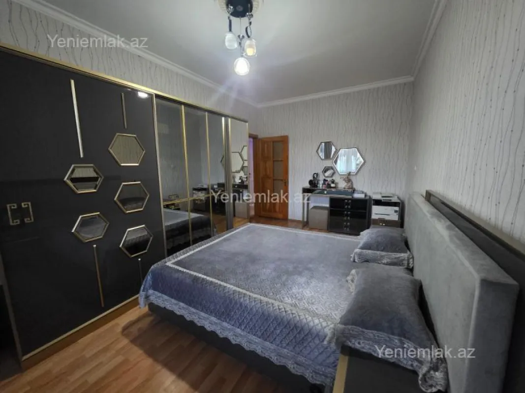 Satılır 3 otaqlı köhnə tikili 75 m²