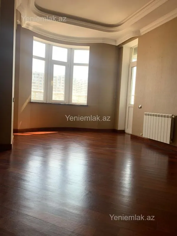Satılır 3 otaqlı yeni tikili 125 m²
