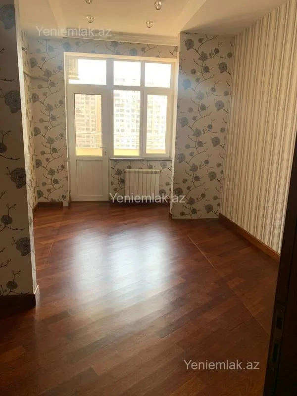 Satılır 3 otaqlı yeni tikili 125 m²