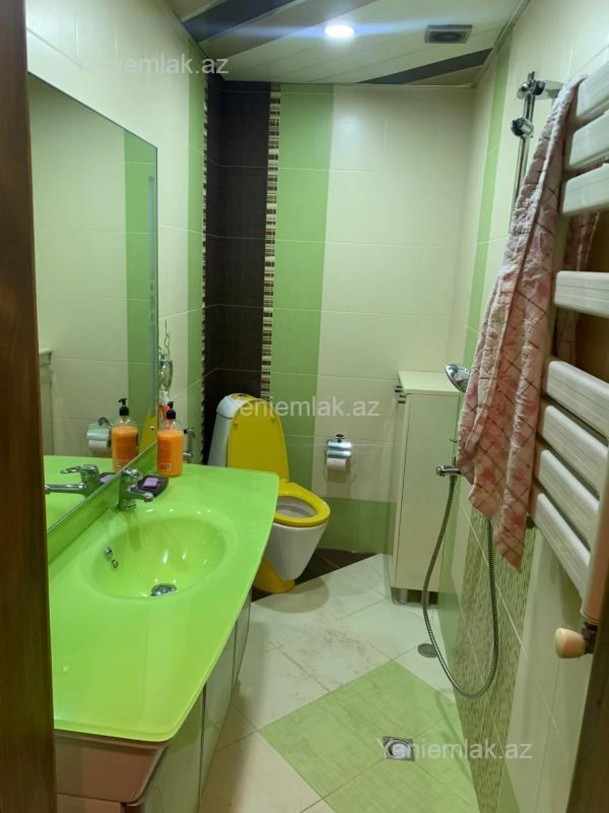 Satılır 3 otaqlı yeni tikili 125 m²