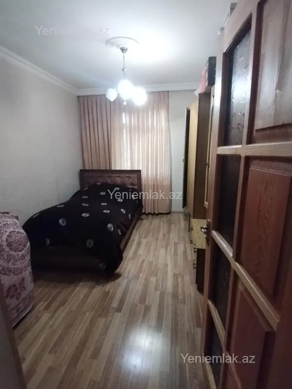 Satılır 3 otaqlı köhnə tikili 75 m²