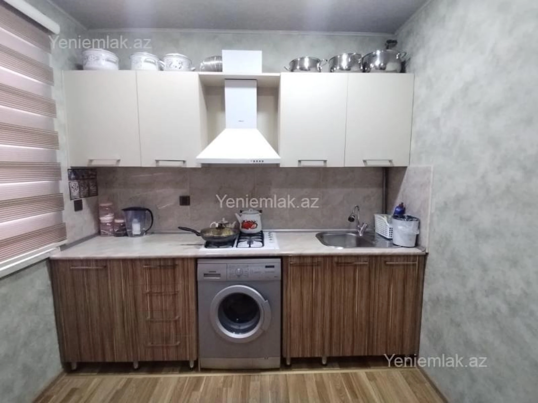 Satılır 3 otaqlı köhnə tikili 75 m²