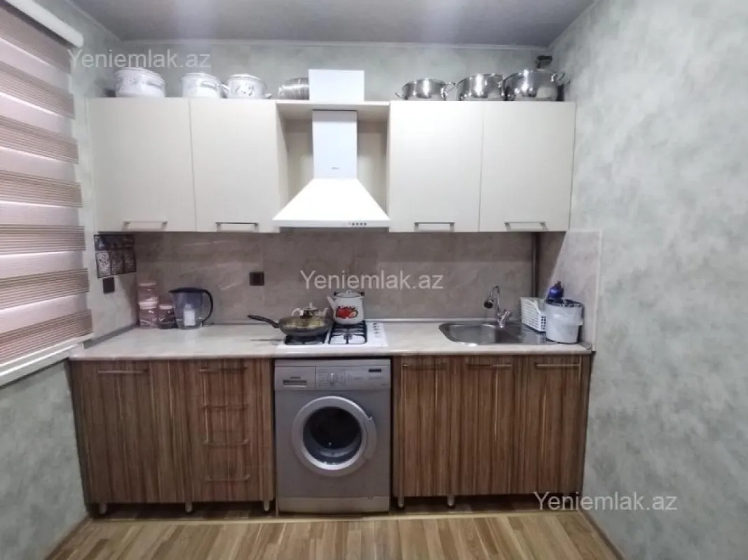 Satılır 3 otaqlı köhnə tikili 75 m²