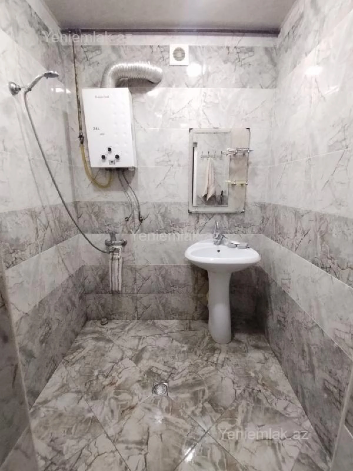 Satılır 3 otaqlı köhnə tikili 75 m²