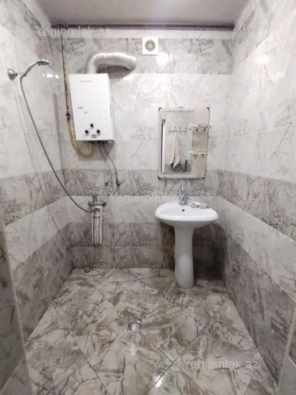 Satılır 3 otaqlı köhnə tikili 75 m²