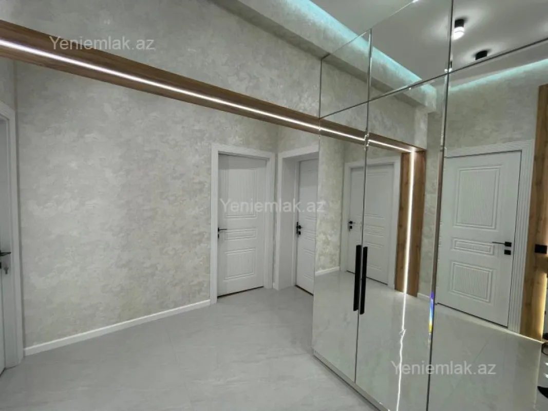 Satılır 3 otaqlı yeni tikili 80 m²