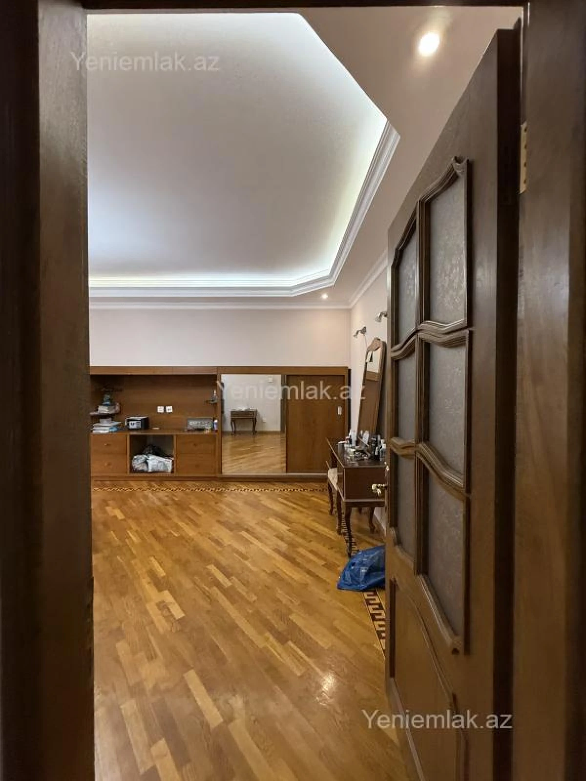 Satılır 4 otaqlı köhnə tikili 120 m²