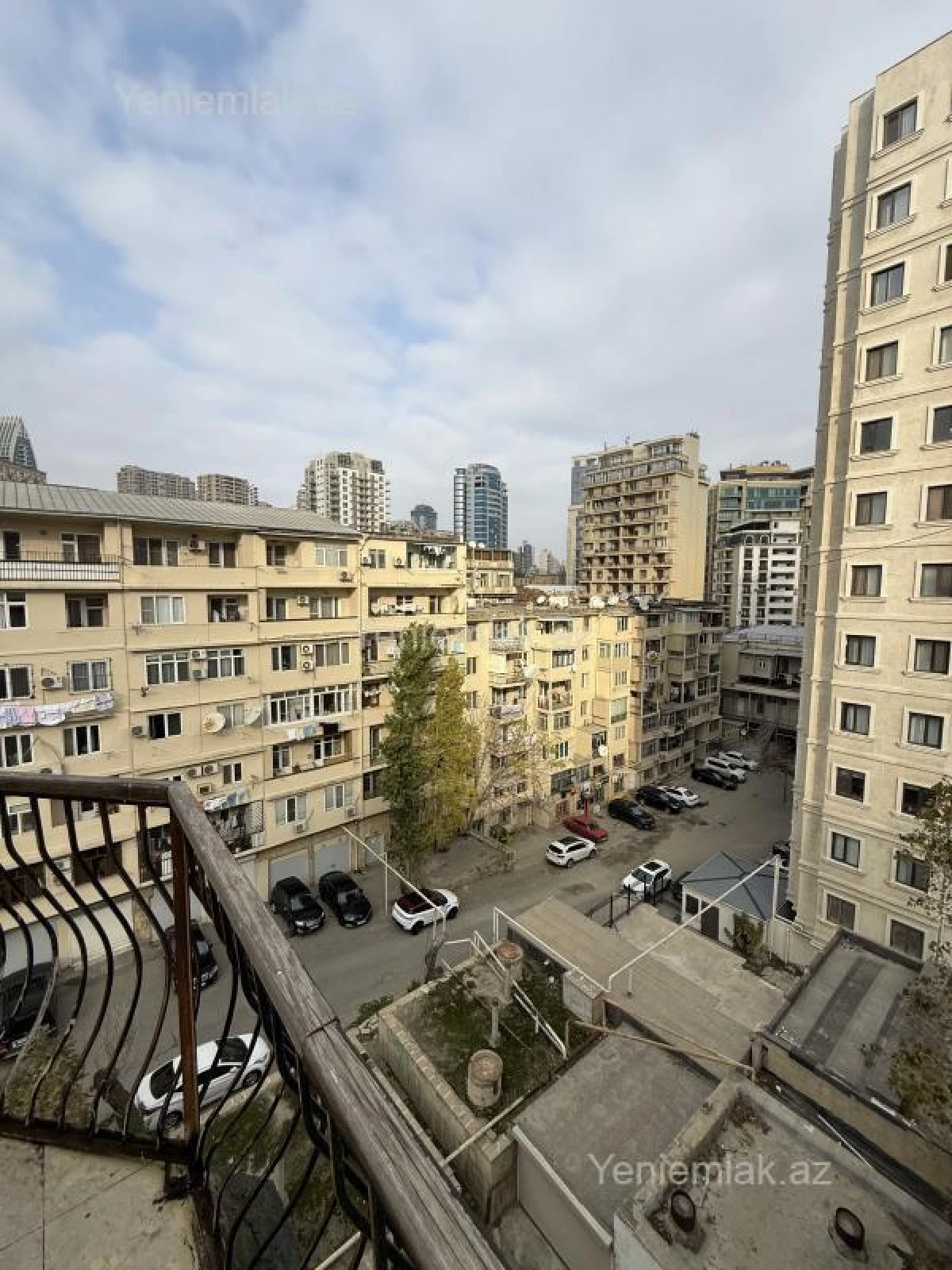 Satılır 4 otaqlı köhnə tikili 120 m²