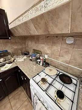 Satılır 4 otaqlı köhnə tikili 120 m²